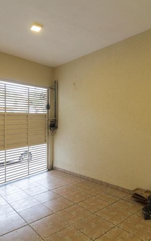 Casa à venda com 180m², 3 quartos e 1 vagaGaragem