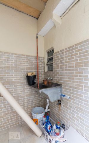 Casa à venda com 180m², 3 quartos e 1 vagaÁrea de Serviço