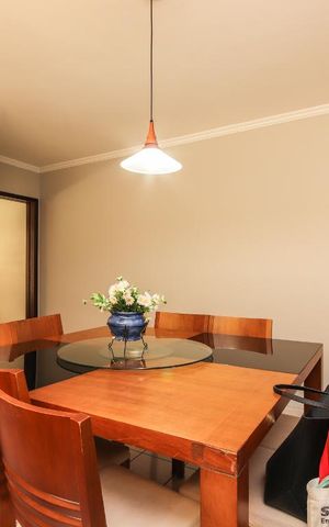 Casa à venda com 179m², 3 quartos e 2 vagas Casa à venda com 179m², 3 quartos e 2 vagasSala de jantar