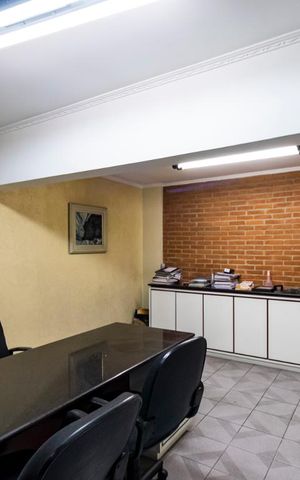 Casa à venda com 337m², 3 quartos e 2 vagasSalão comercial