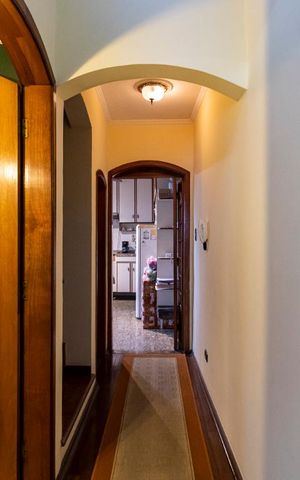 Casa à venda com 337m², 3 quartos e 2 vagas1o. Andar - Sala