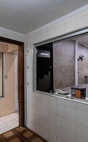 Casa à venda com 337m², 3 quartos e 2 vagasSalão comercial