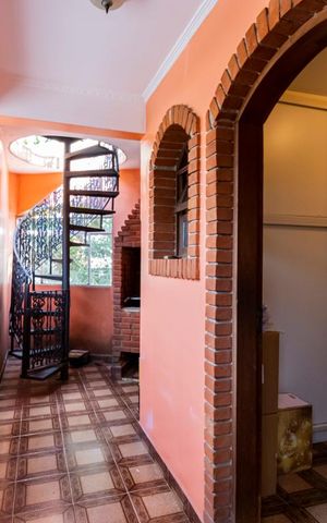 Casa à venda com 337m², 3 quartos e 2 vagas1o. Andar - Corredor Lateral