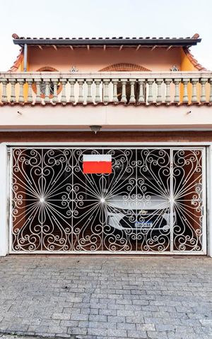 Casa à venda com 337m², 3 quartos e 2 vagasFachada da Residência