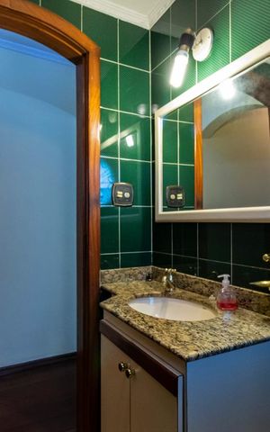 Casa à venda com 337m², 3 quartos e 2 vagas1o. Andar - Lavabo