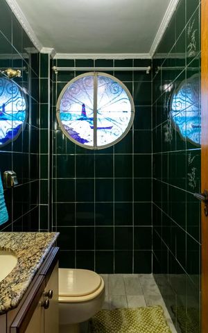 Casa à venda com 337m², 3 quartos e 2 vagas1o. Andar - Lavabo