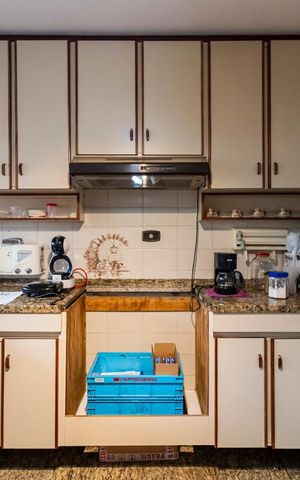Casa à venda com 337m², 3 quartos e 2 vagas1o. Andar - Cozinha