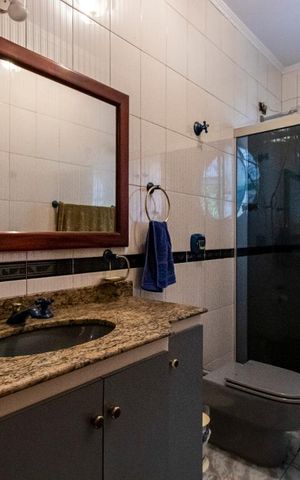 Casa à venda com 337m², 3 quartos e 2 vagas2o. Andar - Banheiro
