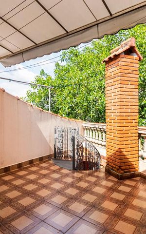 Casa à venda com 337m², 3 quartos e 2 vagas2o. Andar - Varanda da Suíte 1
