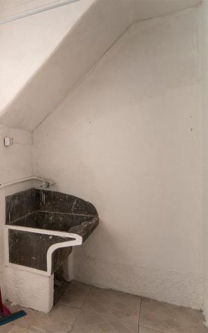 Casa à venda com 76m², 3 quartos e sem vagaArea de serviço no  sub-solo
