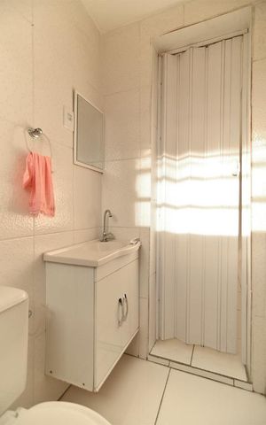 Casa à venda com 76m², 3 quartos e sem vagaBanheiro da suite