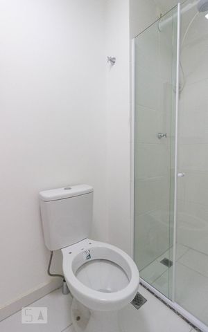 Apartamento para alugar com 34m², 2 quartos e sem vaga Apartamento para alugar com 34m², 2 quartos e sem vagaBanheiro