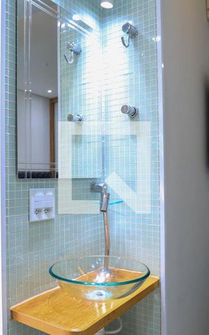 Apartamento à venda com 209m², 2 quartos e 2 vagas Apartamento à venda com 209m², 2 quartos e 2 vagasBanheiro da Suíte