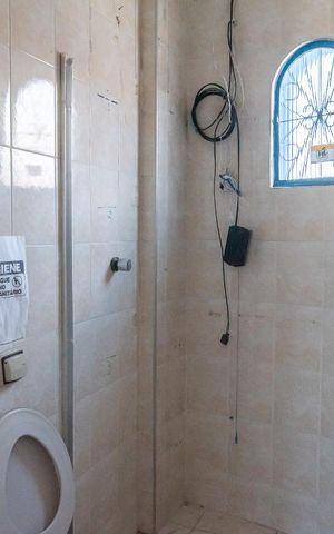 Casa à venda com 250m², 4 quartos e 2 vagasCasa 2 - Banheiro