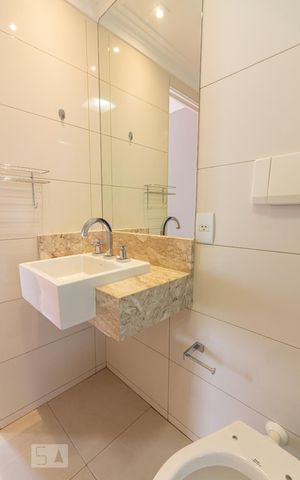 Apartamento à venda com 80m², 2 quartos e 2 vagasBanheiro
