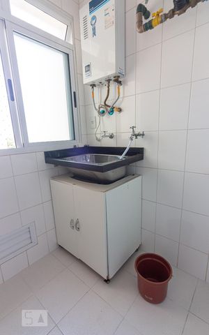 Apartamento à venda com 80m², 2 quartos e 2 vagasÁrea de serviço