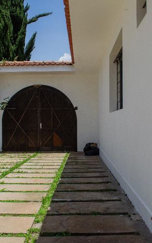 Casa à venda com 264m², 4 quartos e 2 vagas Casa à venda com 264m², 4 quartos e 2 vagasÁrea Externa