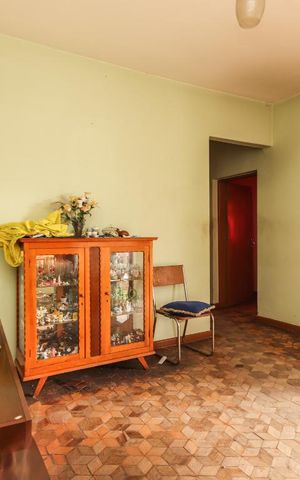 Casa à venda com 130m², 4 quartos e 1 vaga Casa à venda com 130m², 4 quartos e 1 vagaSala