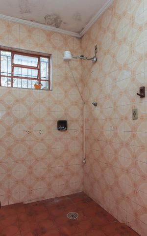 Casa à venda com 130m², 4 quartos e 1 vaga Casa à venda com 130m², 4 quartos e 1 vagaBanheiro