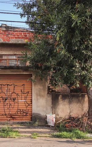 Casa à venda com 130m², 4 quartos e 1 vaga Casa à venda com 130m², 4 quartos e 1 vagaFachada