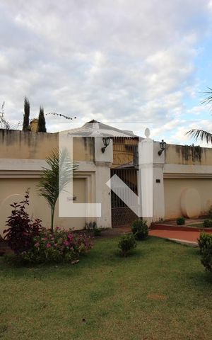 Casa para alugar com 850m², 5 quartos e 4 vagasFachada