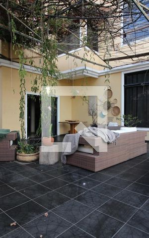 Casa para alugar com 850m², 5 quartos e 4 vagasÁrea externa