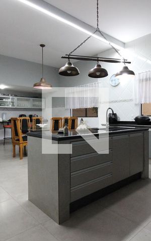 Casa para alugar com 850m², 5 quartos e 4 vagasCozinha