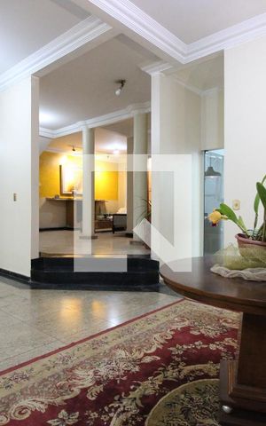 Casa para alugar com 850m², 5 quartos e 4 vagasSala