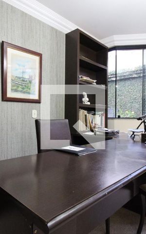Casa para alugar com 850m², 5 quartos e 4 vagasEscritório