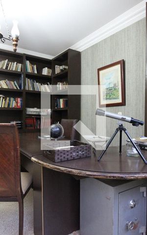 Casa para alugar com 850m², 5 quartos e 4 vagasEscritório
