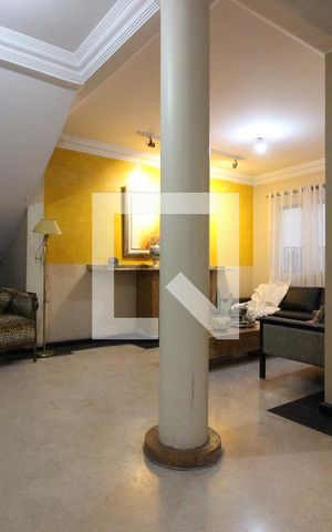 Casa para alugar com 850m², 5 quartos e 4 vagasSala