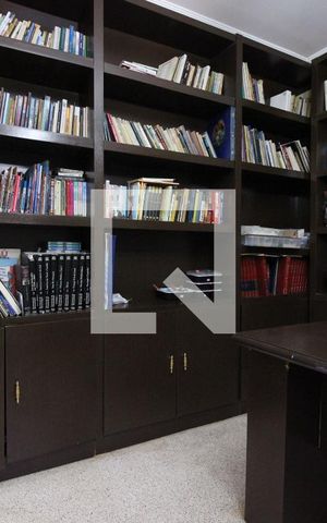 Casa para alugar com 850m², 5 quartos e 4 vagasEscritório