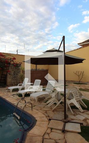Casa para alugar com 850m², 5 quartos e 4 vagasPiscina