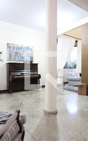 Casa para alugar com 850m², 5 quartos e 4 vagasSala