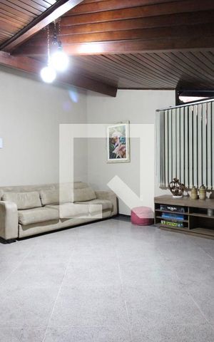 Casa para alugar com 850m², 5 quartos e 4 vagasSala