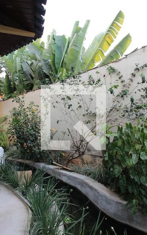 Casa para alugar com 850m², 5 quartos e 4 vagasÁrea externa