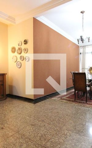 Casa para alugar com 850m², 5 quartos e 4 vagasSala