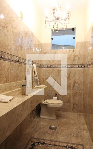 Casa para alugar com 850m², 5 quartos e 4 vagasLavabo