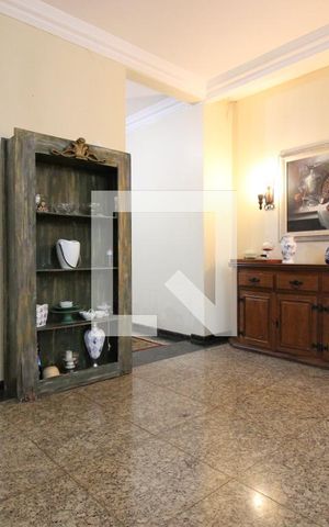 Casa para alugar com 850m², 5 quartos e 4 vagasSala