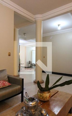 Casa para alugar com 850m², 5 quartos e 4 vagasSala