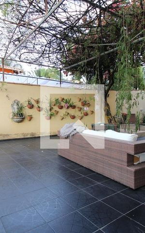 Casa para alugar com 850m², 5 quartos e 4 vagasÁrea externa