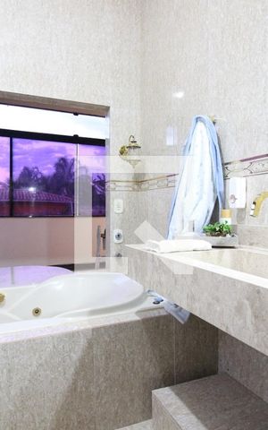 Casa para alugar com 850m², 5 quartos e 4 vagasBanheiro da Suíte Master
