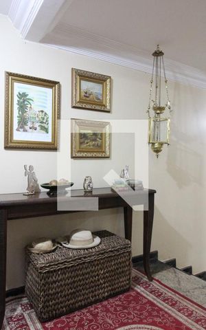 Casa para alugar com 850m², 5 quartos e 4 vagasHall