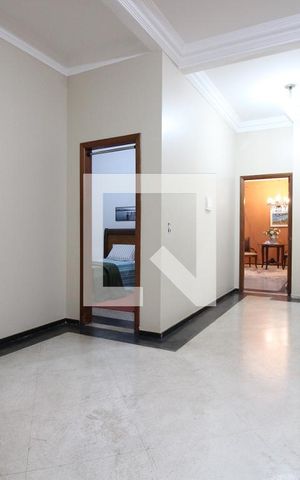 Casa para alugar com 850m², 5 quartos e 4 vagasCorredor