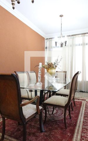 Casa para alugar com 850m², 5 quartos e 4 vagasSala
