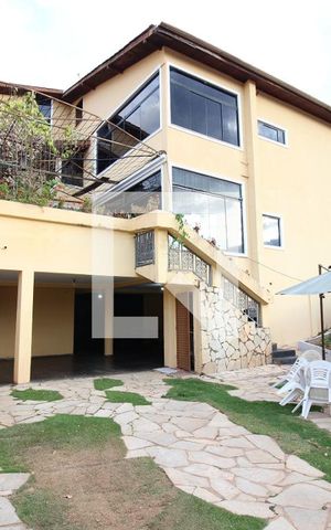 Casa para alugar com 850m², 5 quartos e 4 vagasÁrea externa