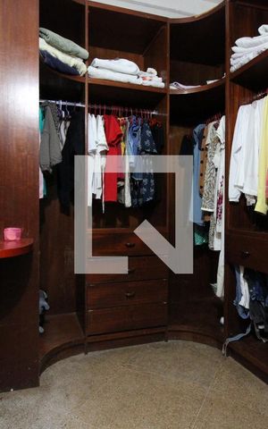 Casa para alugar com 850m², 5 quartos e 4 vagasCloset da Suíte 2