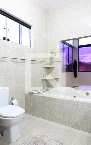Casa para alugar com 850m², 5 quartos e 4 vagasBanheiro da Suíte Master