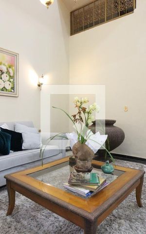 Casa para alugar com 850m², 5 quartos e 4 vagasSala