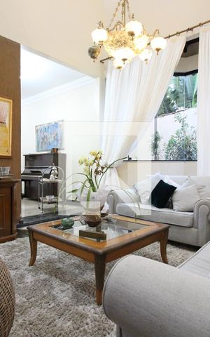 Casa para alugar com 850m², 5 quartos e 4 vagasSala